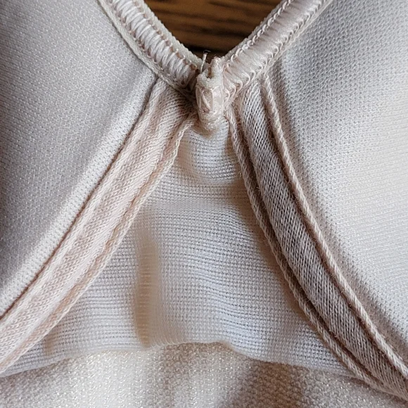 ๐ NWT HANES Comflort Flex FullCoverage Wireless Bra Taupe Polkadot Women's Sz M - Picture 5 of 9